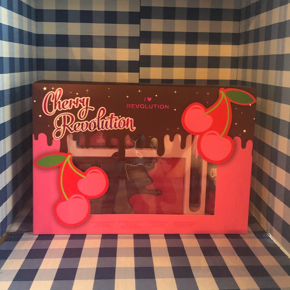 I Heart Revolution makeup Cherry Revolution Bundle